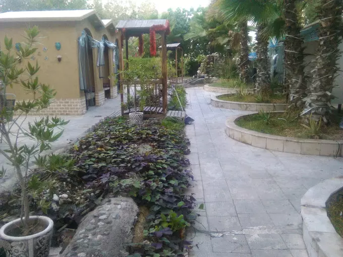 محوطه ی هتل آرامیس کیش